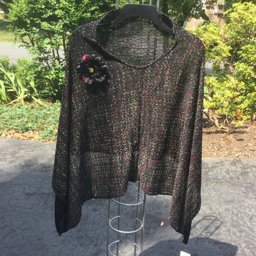 No Boundaries With Flower Black Gray Poncho